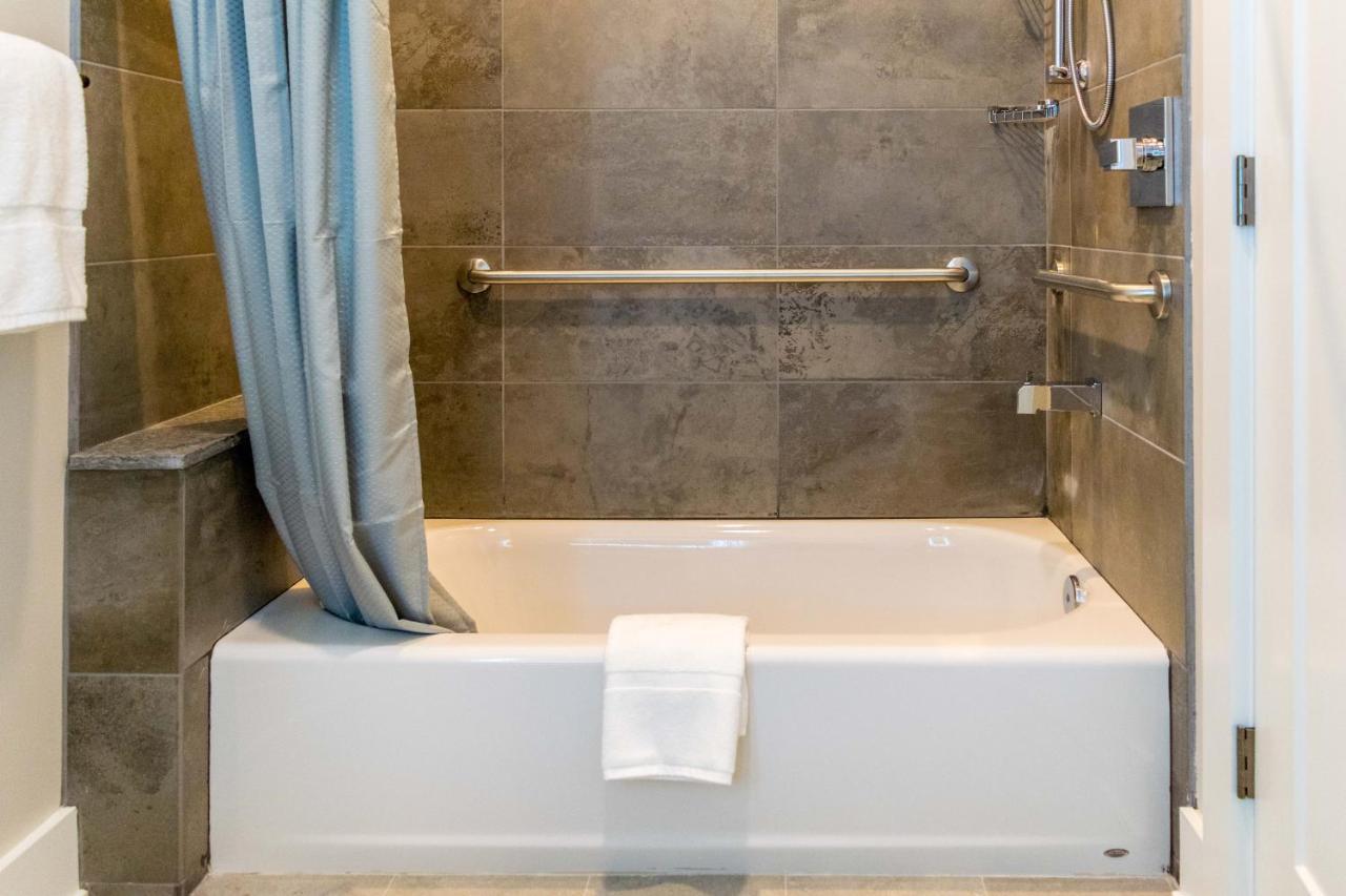Lake Placid Inn: Main Street Ngoại thất bức ảnh